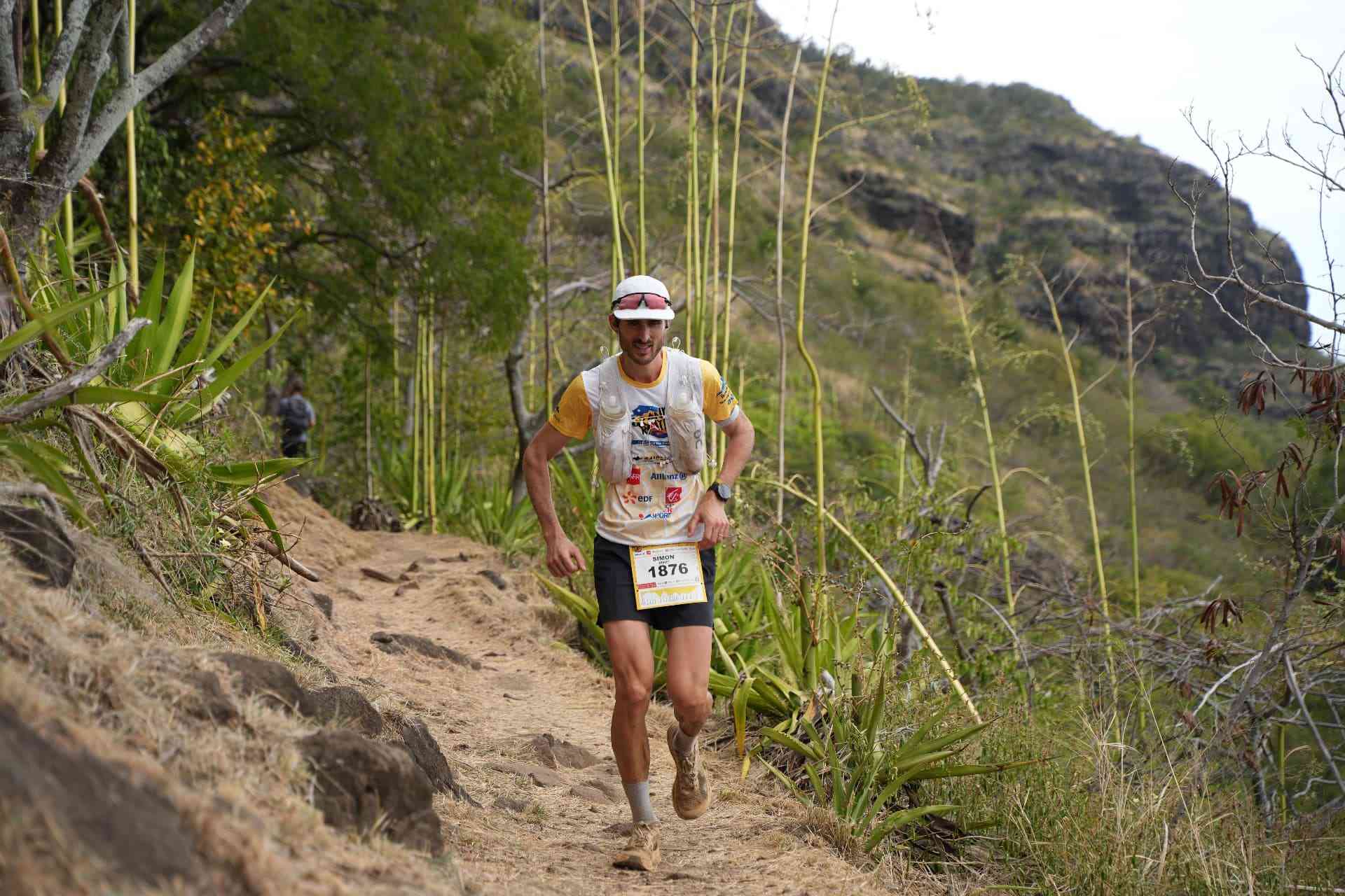 Simon Thoret en trail à La Réunion, dossard 1876, préparation Diagonale des Fous — Summit Lab Coaching