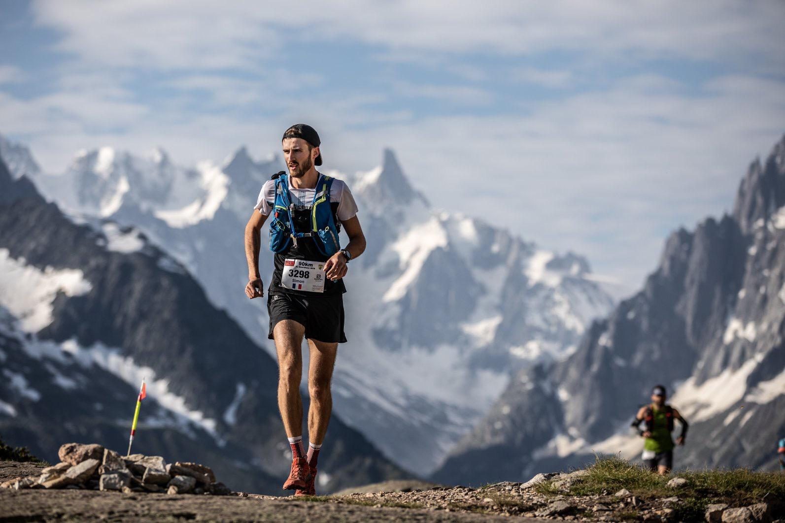 Coureur de trail sur les sentiers du Mont-Blanc, préparation trail et ultra trail — Summit Lab Coaching Lyon